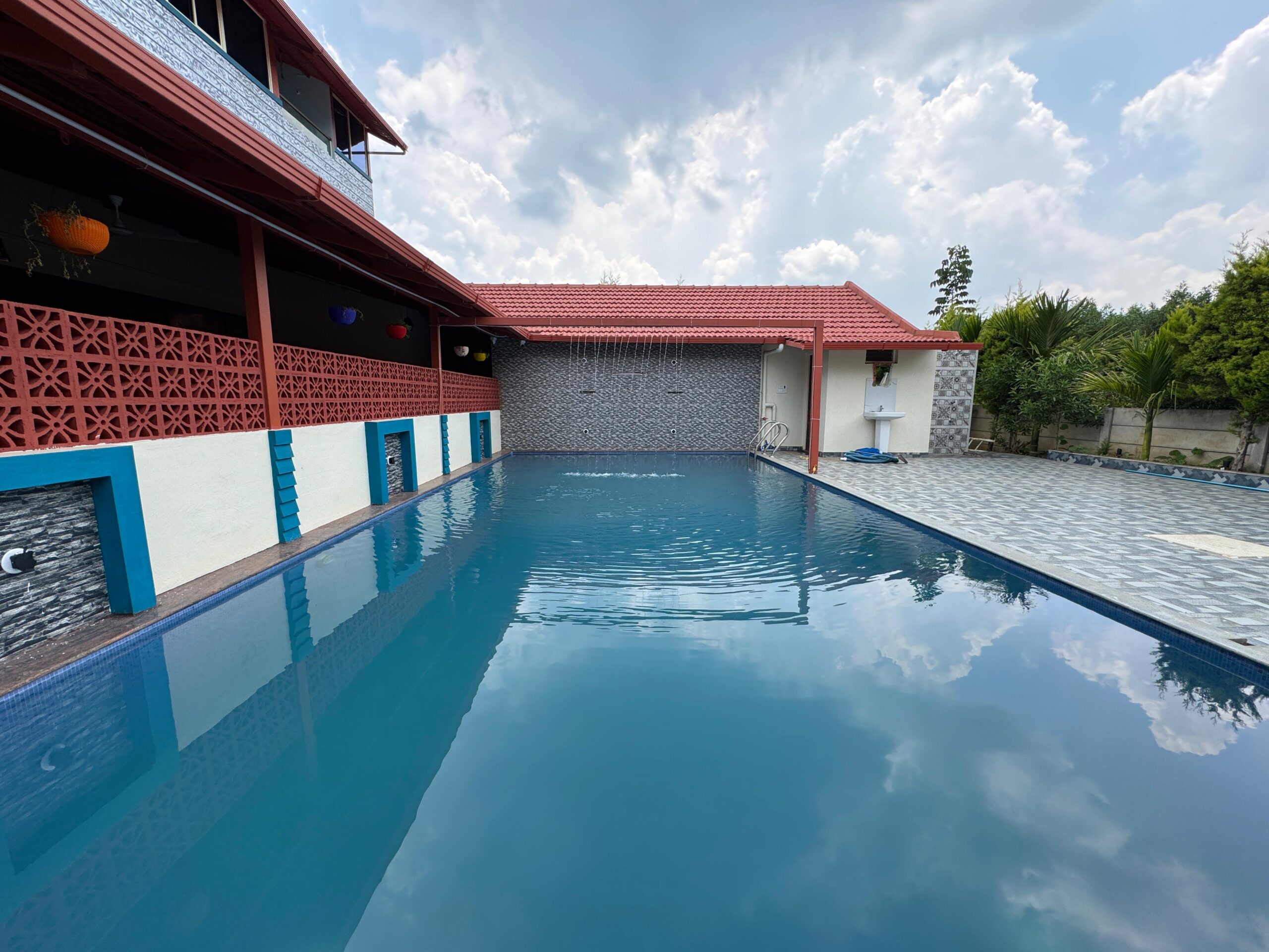 Pool 01